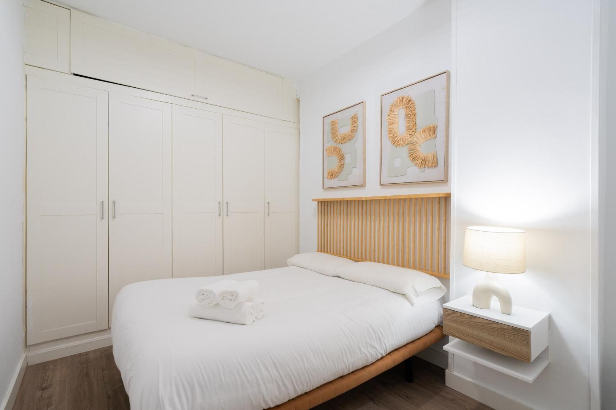 Apartamento En Chueca Para 4 Personas Alquiler Temporal Madrid Exterior photo