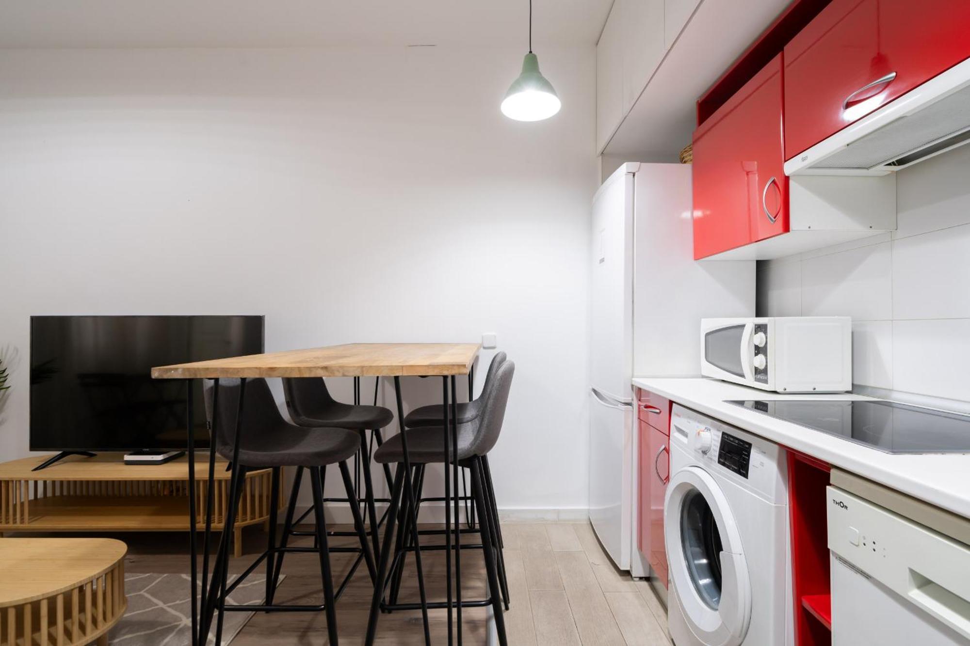 Apartamento En Chueca Para 4 Personas Alquiler Temporal Madrid Exterior photo